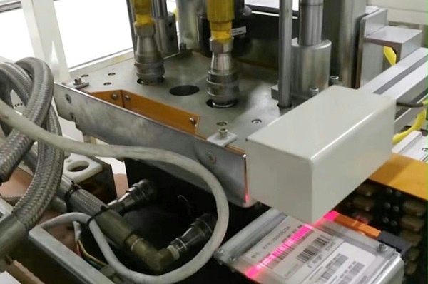 C20After the series male and female heads are connected, vacuum and automatic liquid addition will start.
