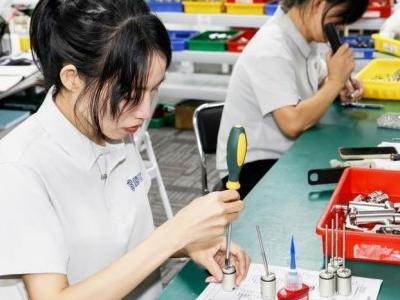 GripSeal product assembly