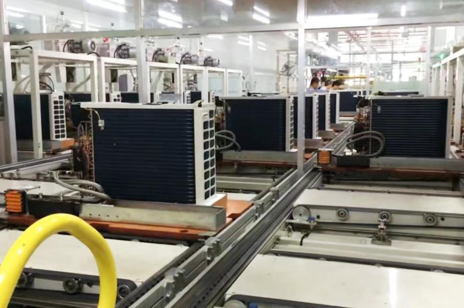 The whole machine has a paper tray into the metal tray.