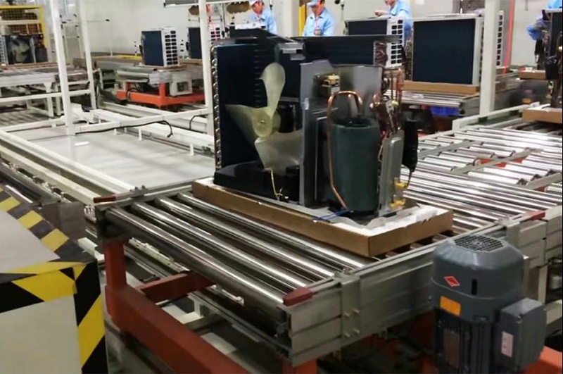 The whole machine has a paper tray into the metal tray.